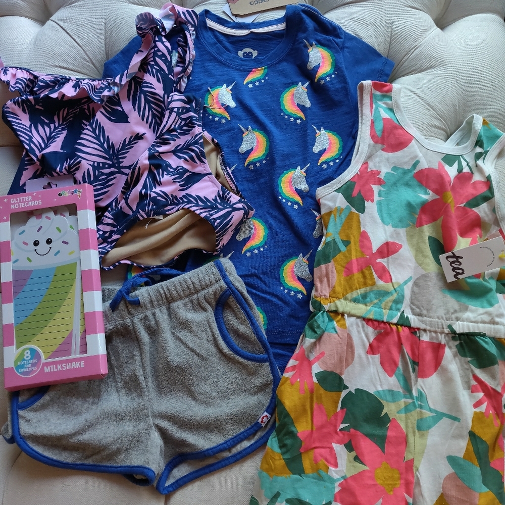 Girls size 8 gift bag